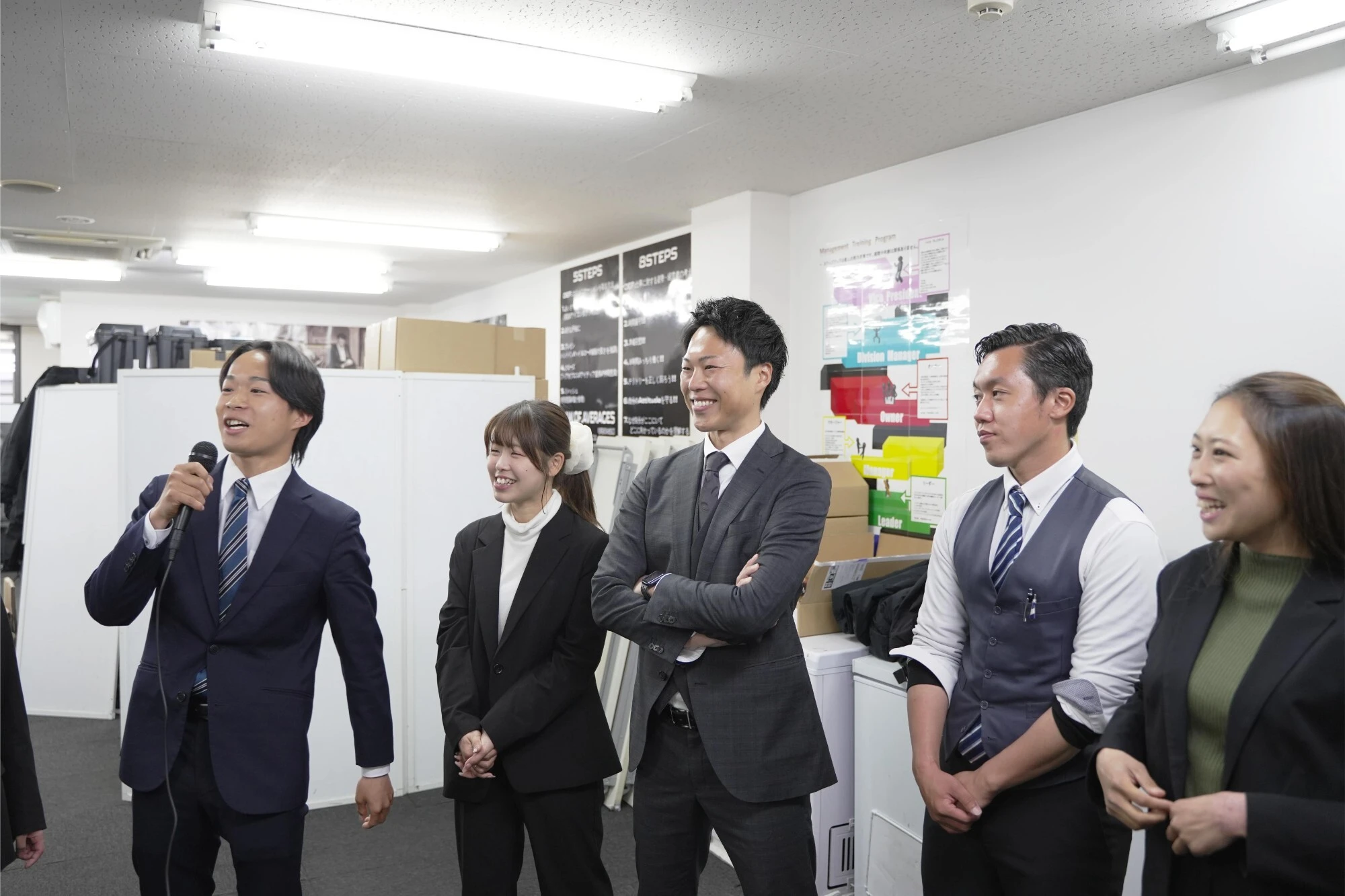 経験や性別を問わずに若い世代が夢や目標へと突き進めるよう、楽しく成長できる会社を目指してまいります